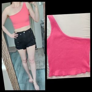 One- shoulder croptop